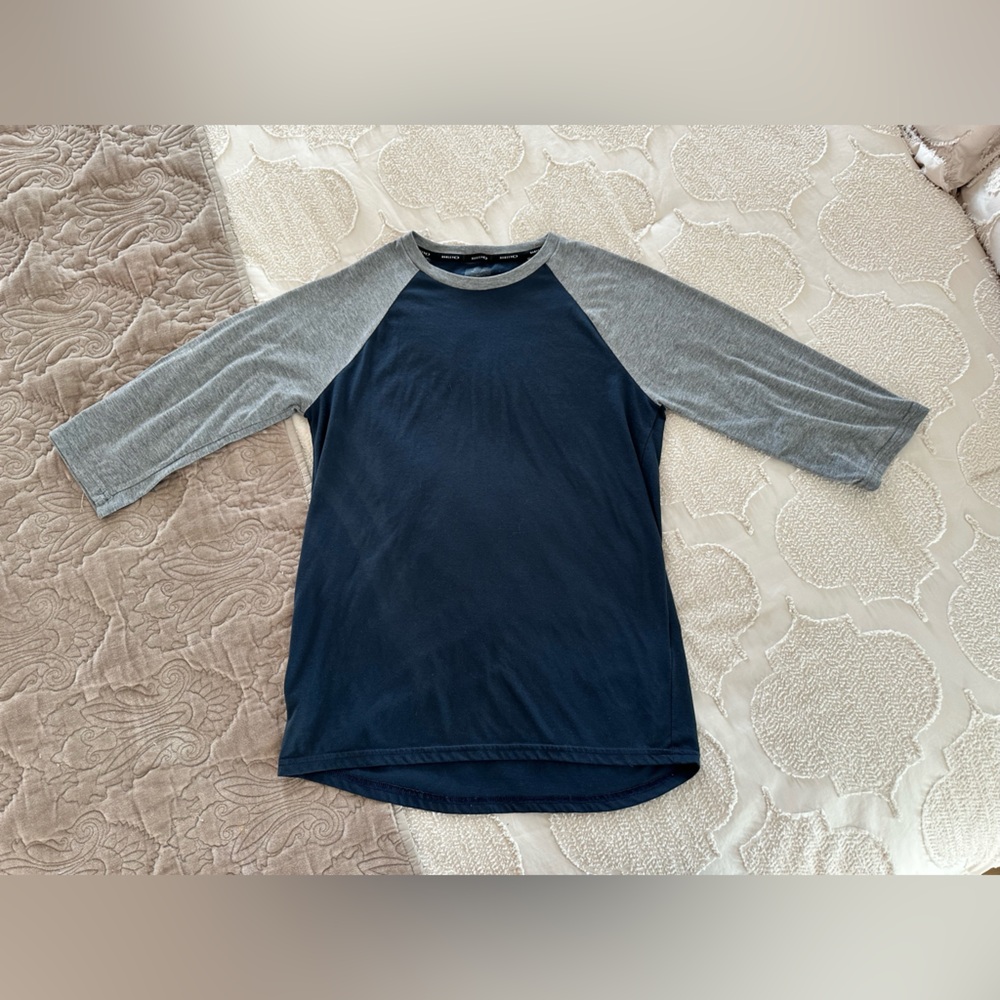 Men’s Oakley T Shirt Size Small